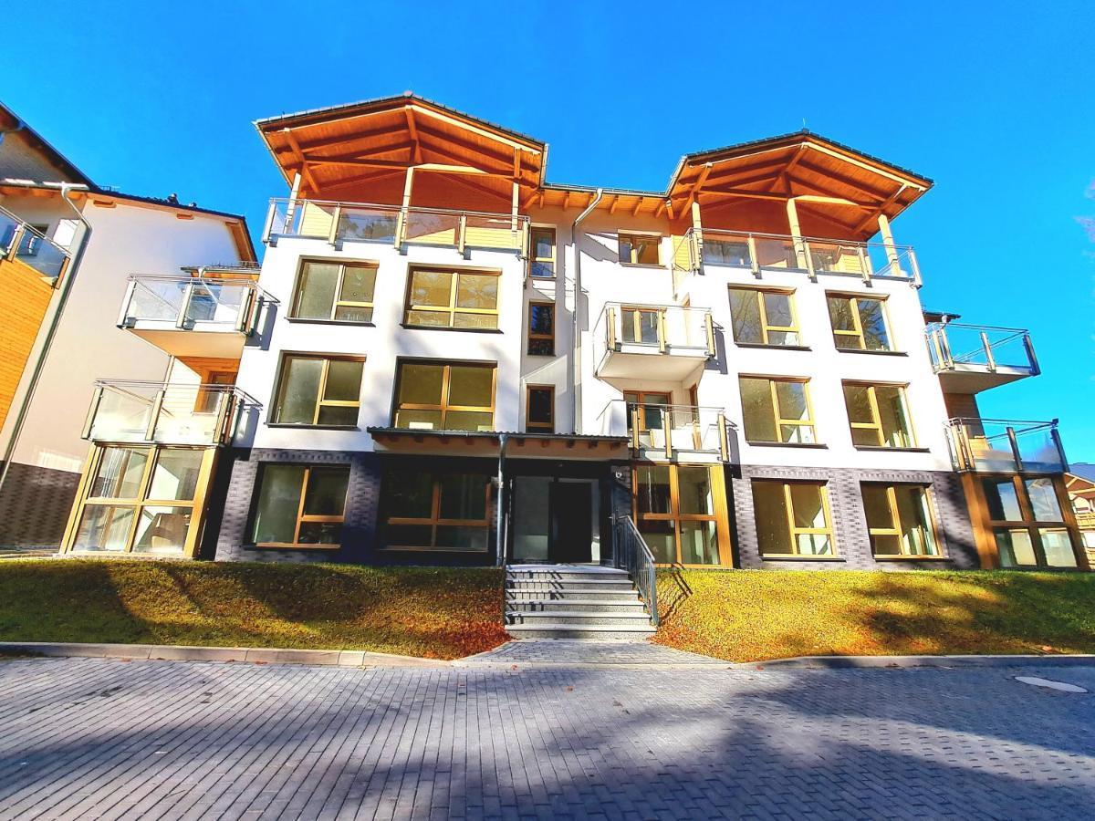 Apartamenty Nad Zlotym Potokiem ชกลาร์สกา ปอเรมบา ภายนอก รูปภาพ