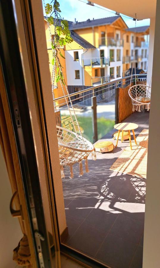 Apartamenty Nad Zlotym Potokiem ชกลาร์สกา ปอเรมบา ภายนอก รูปภาพ